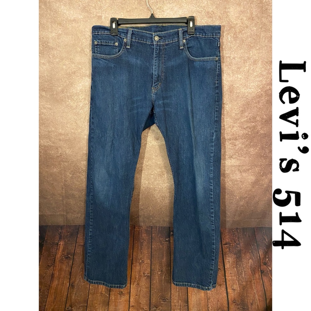 Levi’s 514 Straight Fit Jeans~36” waist/30” inseam~EUC